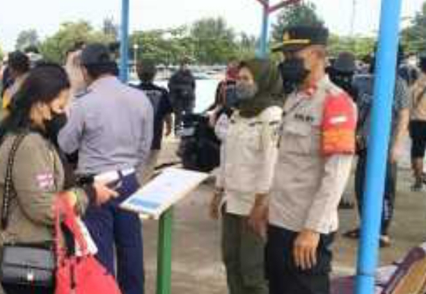 Libur Akhir Pekan, Polsek Kep Seribu Utara Perketat Pengawasan ProKes di 4 Dermaga Kedatangan