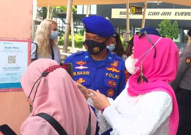 94 Wisatawan ke Pulau Seribu Scan PeduliLindungi di Dermaga Keberangkatan Marina Ancol