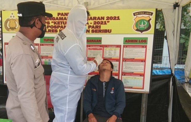 Cegah Covid-19, Polsek Kep Seribu Selatan Terus Swab Antigen Semua Pendatang