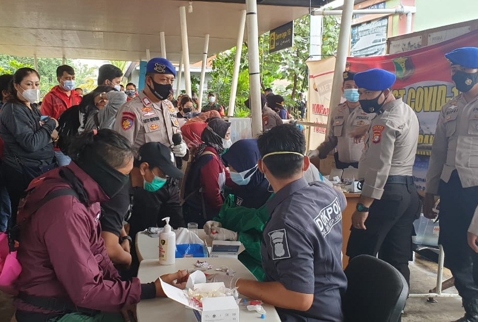 194 Wisatawan Yang Mendapat Layanan Rapid Tes Gratis Polres Kep Seribu Semuanya Non Reaktif