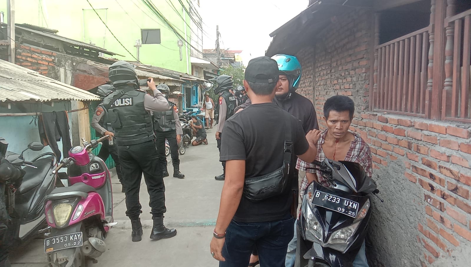 Kampung Bahari kembali Digrebek, 8 Orang Diamankan