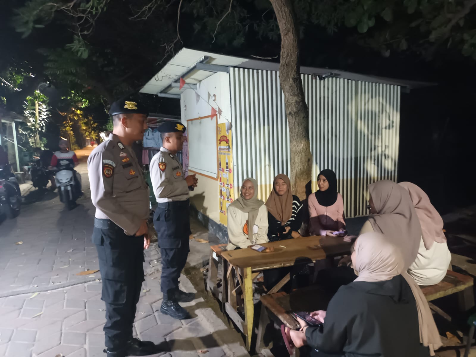 Patroli Malam Perintis Presisi Polsek Kepulauan Seribu Selatan Antisipasi Gangguan Kamtibmas di Pulau Lancang