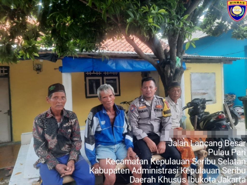 Polisi Baik dan Humanis, Bhabinkamtibmas Pulau Lancang Brigadir Tulus Hidayat Sambangi Warga Jalin Silaturahmi dan Imbau Jaga Kamtibmas