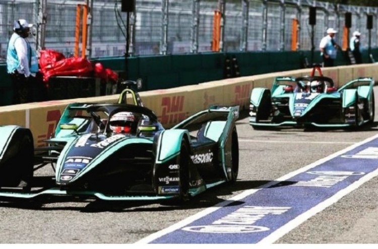 MotoGP Mandalika Pakai Pawang Hujan, PSI : Formula E Butuh Pawang Anggaran
