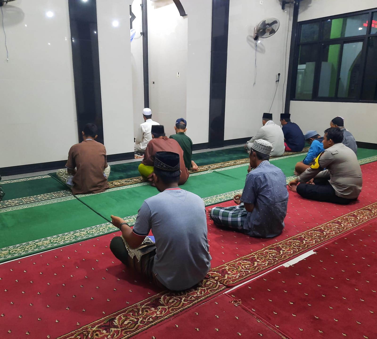 Briptu Andika Fajar Sampaikan Himbauan Penting dalam Subuh Keliling di Pulau Tidung