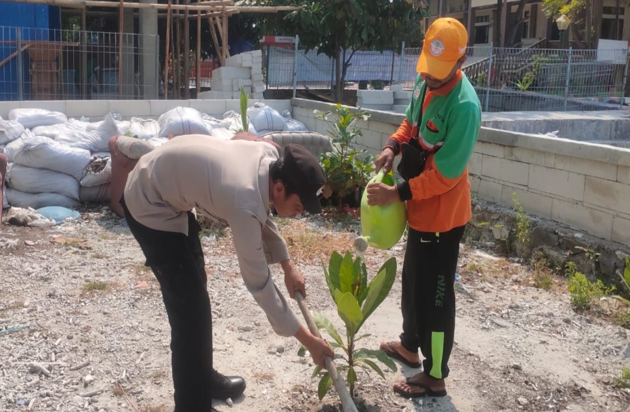 Team Patroli Satuan Polair Polres Kepulauan Seribu Memastikan Keamanan Pulau Ayer melalui Giat Patroli Sambang