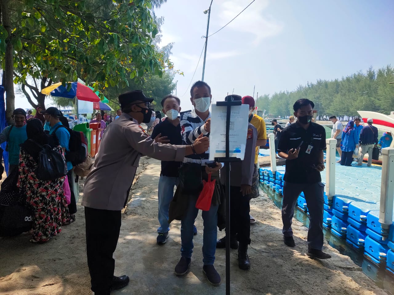 Polres Kep. Seribu Tekankan 391 Penumpang Wajib Masker dan Taat Prokes Selama di Kepulauan Seribu