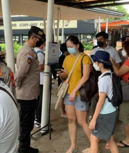 Di Dermaga Marina Ancol, 107 Penumpang Kapal akan ke Pulau Jalani Scan PeduliLindungi