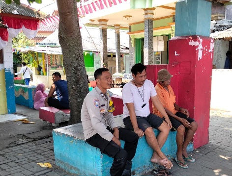 Bhabinkamtibmas Pulau Panggang Sambang Toga, Tomas, dan Toda Ajak Warga Perkuat Kamtibmas