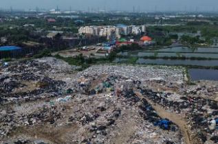 Gandeng Pemerintah Pusat, Pramono Pastikan TPS Liar di Nagrak Akan Ditertibkan