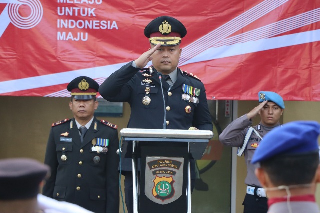 Kapolres Kepulauan Seribu Memimpin Upacara Peringatan HUT Kemerdekaan RI Ke-78 di Kantor Perwakilan Polres Marina Ancol