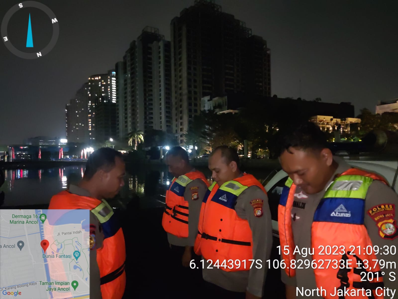 Tim Patroli Polair Polres Kepulauan Seribu Tingkatkan Keamanan dengan Giat Patroli Laut Malam di Perairan Pulau Untung Jawa