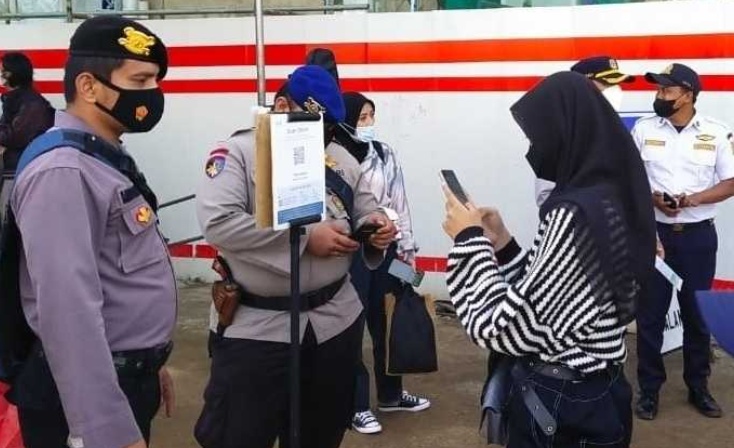 Hari Ini, 1.066 Wisatawan Ke Pulau Seribu Dari Pelabuhan Kaliadem Muara Angke Diwajibkan Scan Barcode Peduli Lindungi