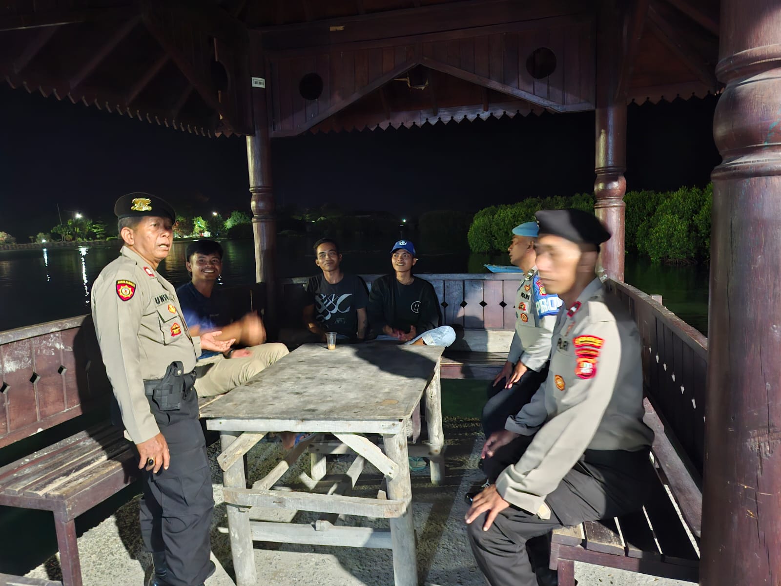 Polres Kep. Seribu Berikan Layanan Pengamanan Dermaga terhadap 168 Penumpang di Dermaga Kali Adem