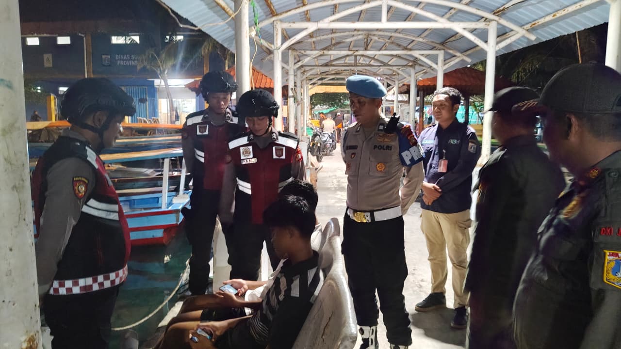 Polsek Kepulauan Seribu Utara Gelar Patroli Malam Aman Nusa I 2025 Bersama TNI dan Stakeholder