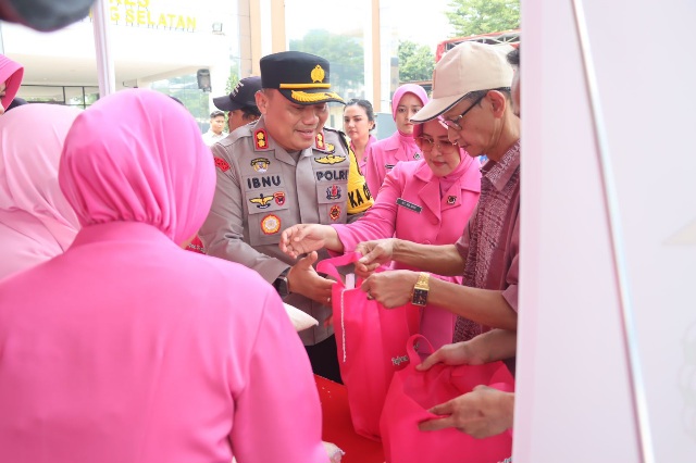 Ribuan Orang Datangi Polres Tangsel, Ada Apa?