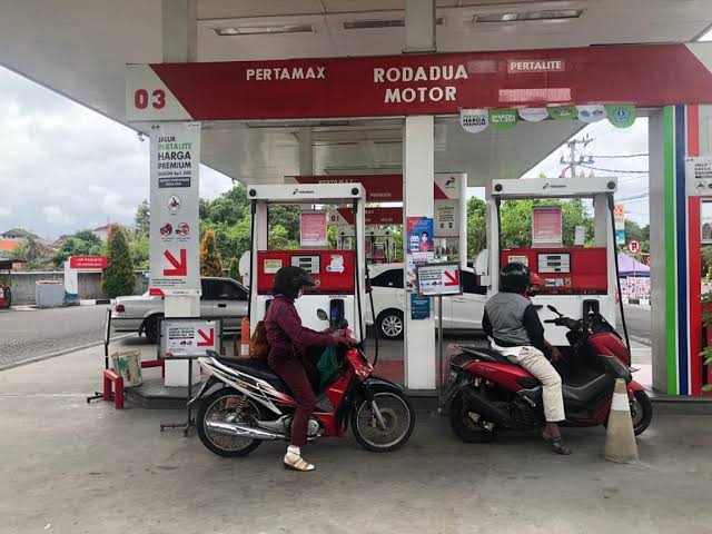 Pengguna Pertalite Alami Lonjakan Drastis, Dipicu Kenaikan Harga Pertamax