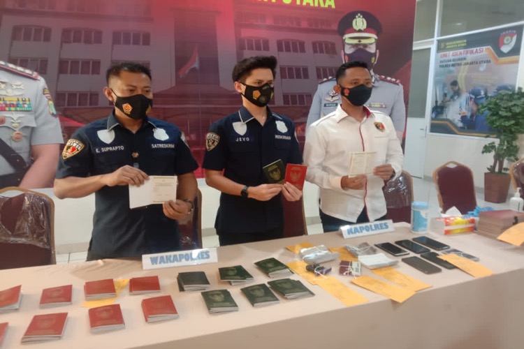 Satreskrim Polres Jakut Bekuk Sindikat Pelaku Pemalsuan Buku Nikah