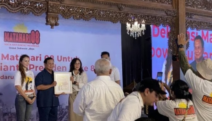 Prabowo Terima Deklarasi Dukungan Emak-Emak dan Milenial ‘Matahari 08’ Sambut Pilpres 2024