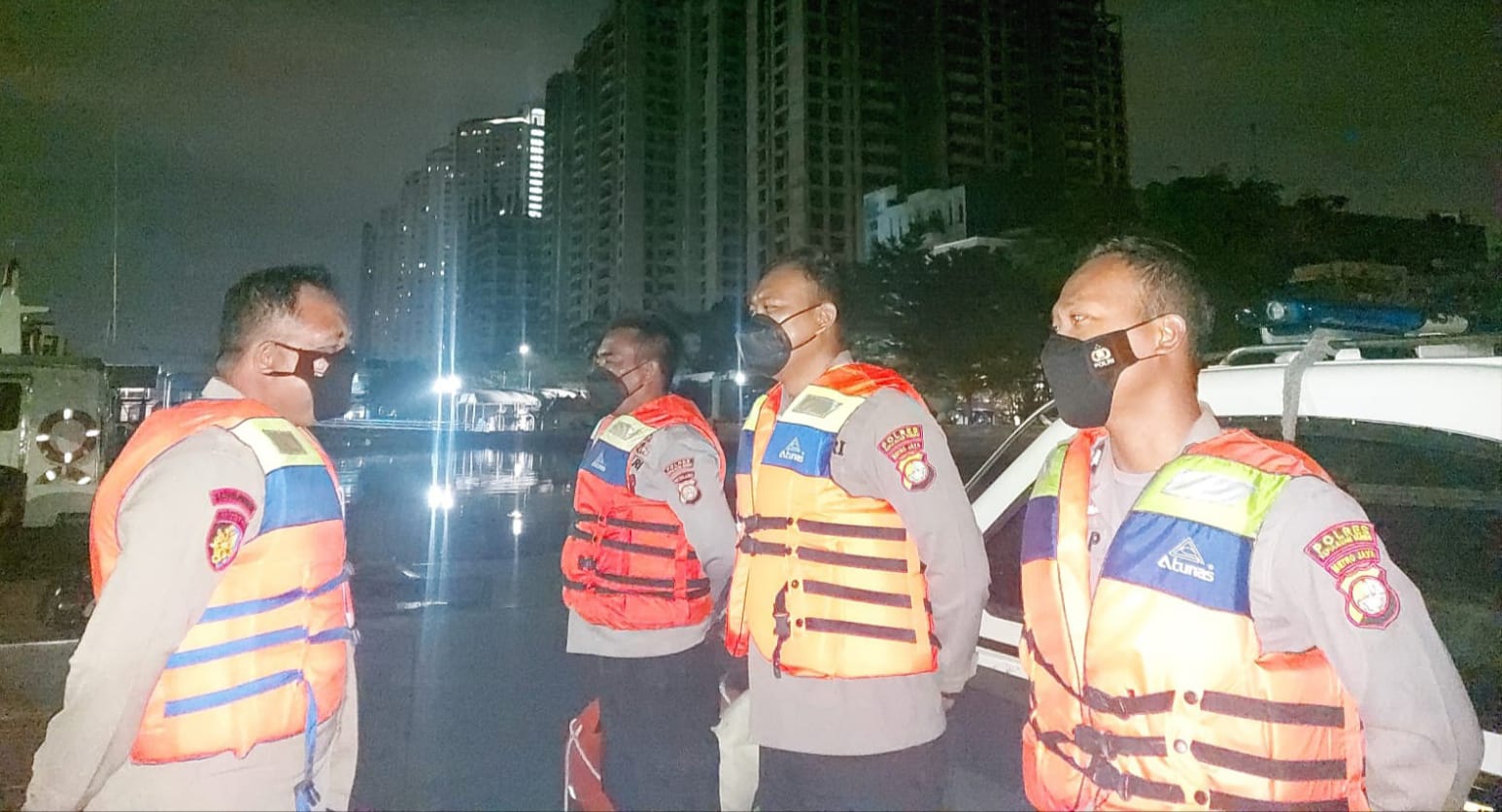 Jaga Kondusivitas, Sat Polair Polres Kepulauan Seribu Laksanakan Patroli Malam Perairan