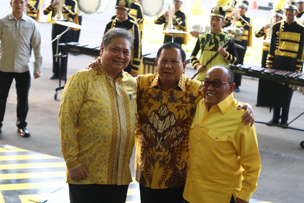 Momen Keakraban Prabowo dengan Airlangga dan Aburizal Bakrie di Acara Golkar Institute