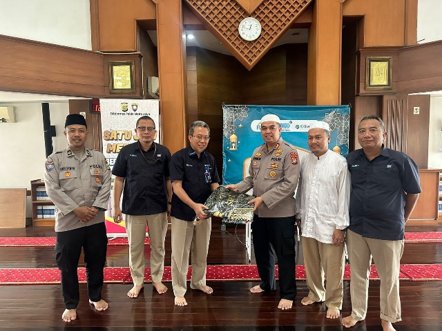 Program Satu Jam Mengaji Bersama Polisi Ditbinmas Polda Metro Jaya Di Masjid Al-Hakim