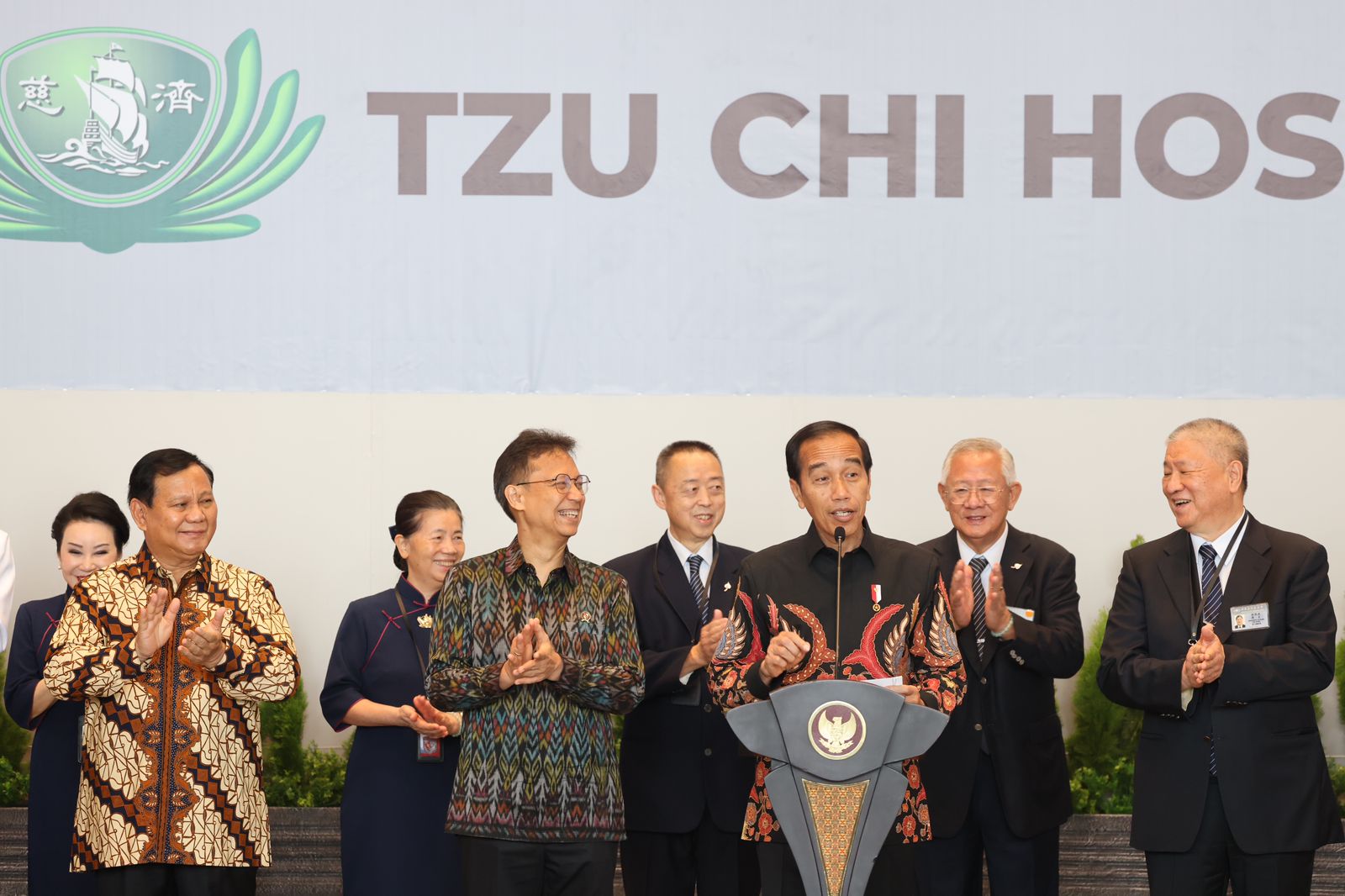 Momen Akrab Prabowo Dampingi Jokowi Resmikan Rumah Sakit Tzu Chi 