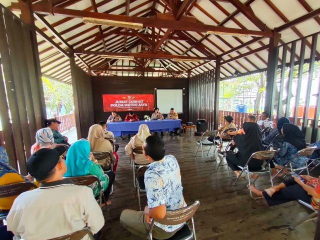 96 Penumpang di Marina Ancol Diimbau Polres Kepulauan Seribu untuk Scan PeduliLindungi Sebelum Naik Kapal