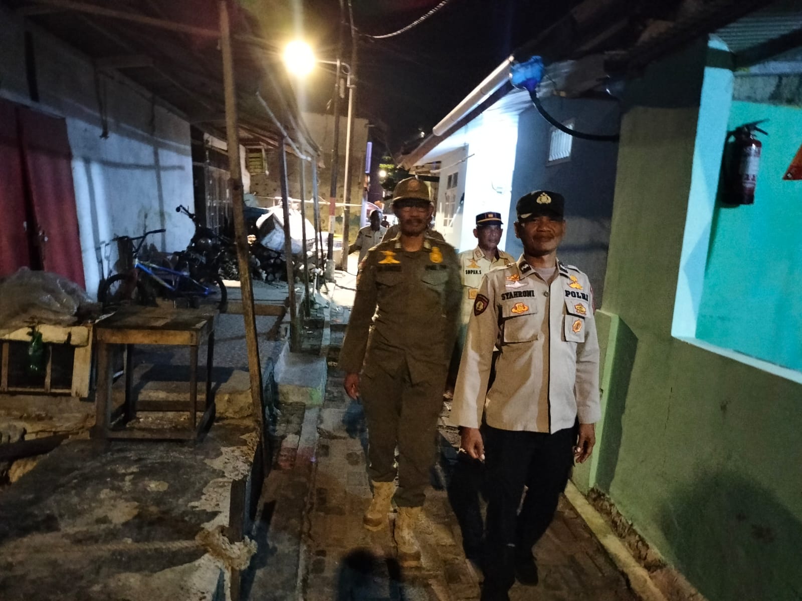 Polsek Kepulauan Seribu Utara Lakukan Patroli Malam Pulau Panggang untuk Antisipasi Gangguan Kamtibmas