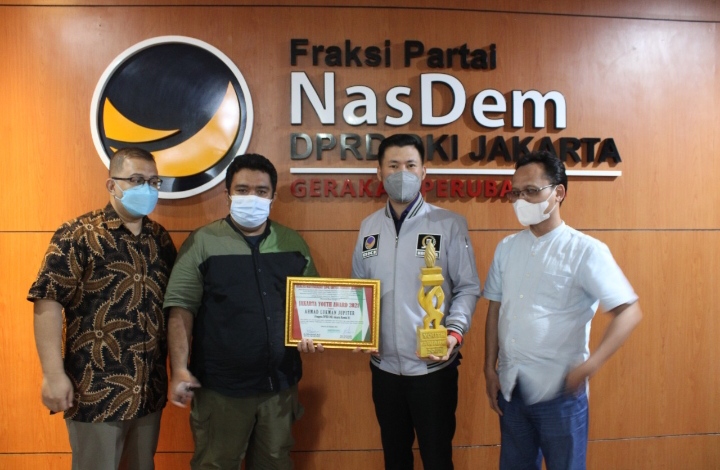 Jupiter Anggota DPRD DKI Terima Penghargaan Jakarta Youth Award 2021