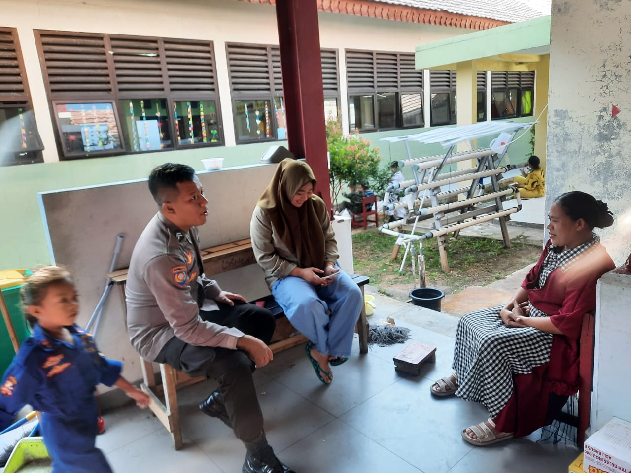 Bhabinkamtibmas Pulau Lancang Polres Kepulauan Seribu Sosialisasikan Bahaya Stunting dan Ajak Sukseskan Pemilu 2024