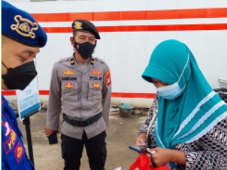 Hendak ke Pulau Seribu, 176 Penumpang Kapal Diwajibkan Scan PeduliLindungi di Pelabuhan Kaliadem