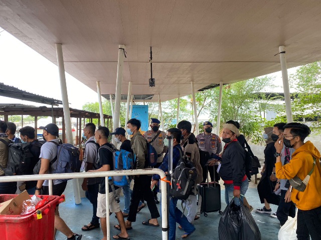 Terapkan Prokes, 288 Penumpang Sebrangi Pulau Seribu Usai Terima Pengamanan dari Polres Kep. Seribu