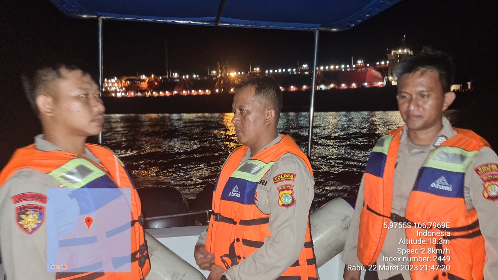 Tak Hanya Siang Hari Patroli Sat Polair Polres Kepulauan Seribu Jelajahi Lautan Malam Hari