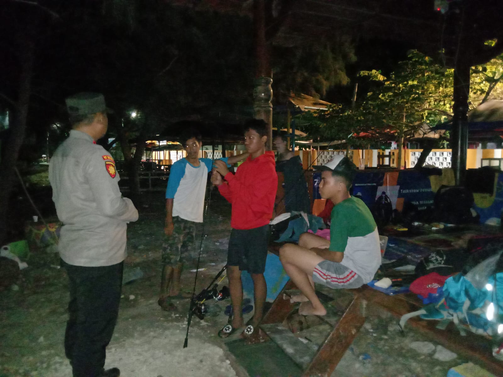 Patroli Dialogis Malam Polsek Kepulauan Seribu Selatan: Ajakan Ciptakan Pemilu 2024 Damai dan Bebas Hoax