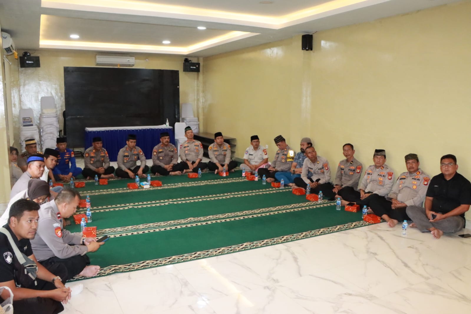 Khidmat, Polres Kepulauan Seribu Hadiri Peringatan Isra Mi'raj Nabi Muhammad SAW 1444 H Secara Daring