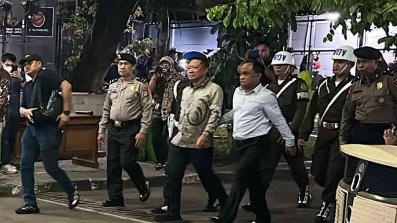 Eks Jampidsus Febrie Adriansyah Akhirnya di Tahan di Rutan KPK Tanpa Rompi Tahanan