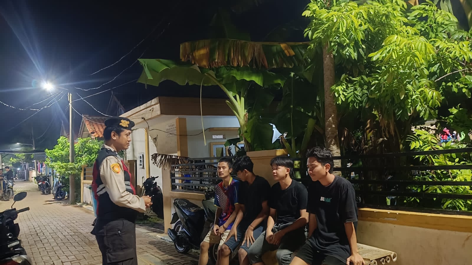 Polsek Kepulauan Seribu Utara Gelar Patroli Malam Antisipasi Gangguan Kamtibmas