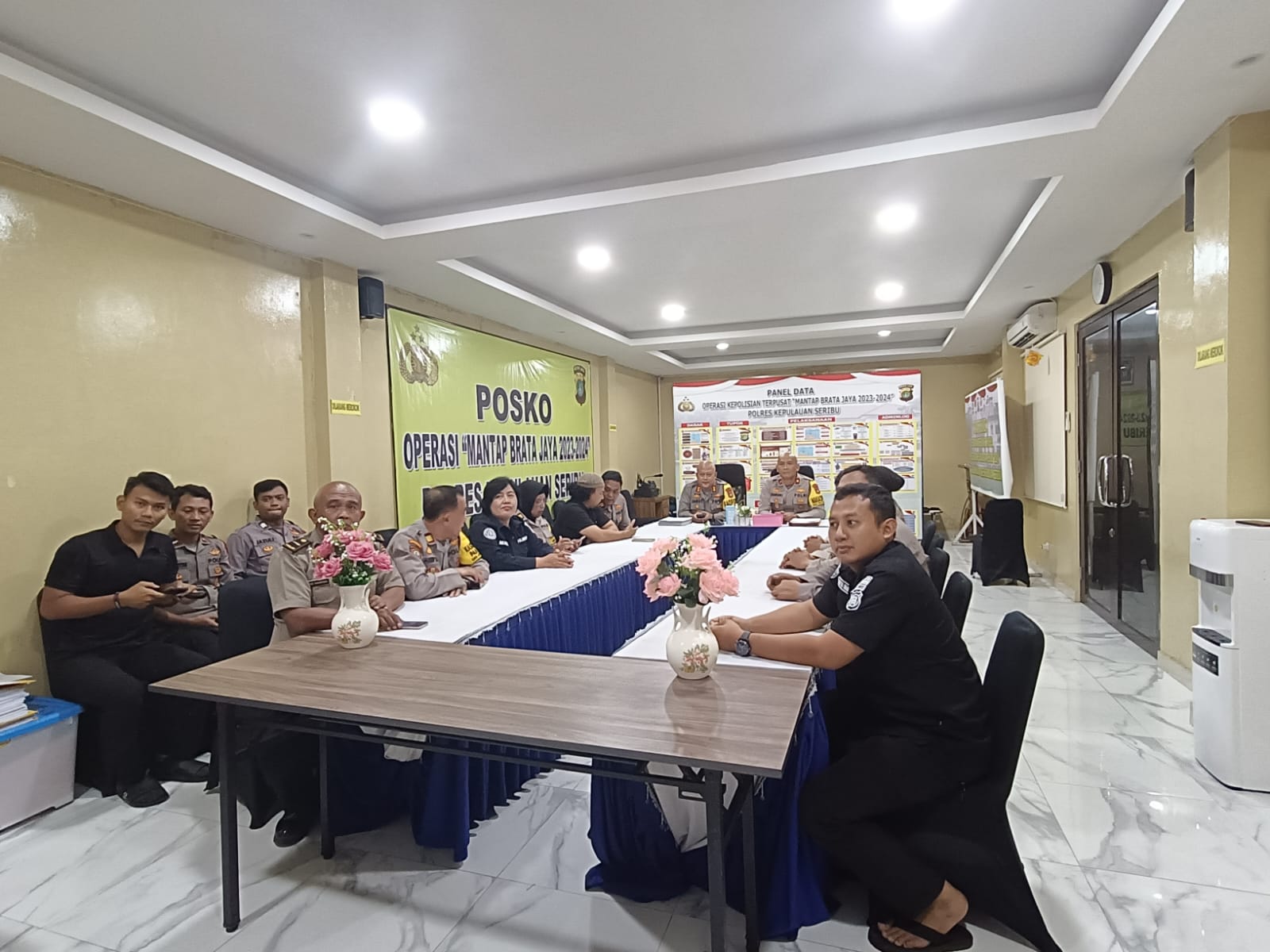Kapolres Kepulauan Seribu dan Pejabat Utama Polres Saksikan Nobar Virtual Jogja Asik: 'Jogja Bermusik untuk Indonesia Apik'