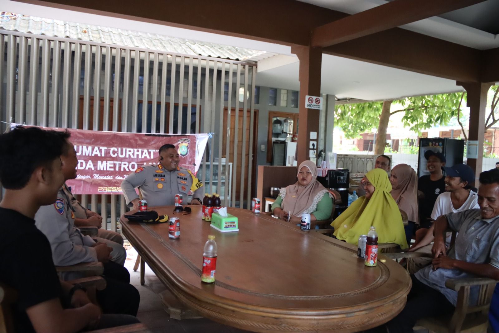 Kapolres Kepulauan Seribu Beserta PJU Gelar Jum’at Curhat untuk Ciptakan Kondisi Kondusif Jelang Pilkada 2024