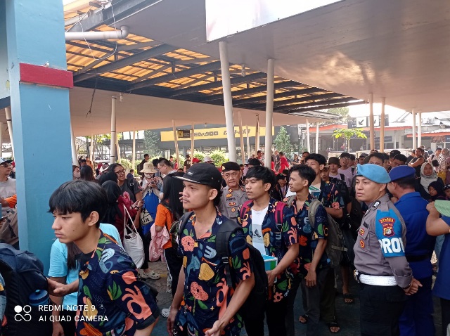 Polres Kepulauan Seribu Gelar Pengamanan Dermaga 16 dan 17 Marina Ancol untuk Warga dan Wisatawan Menuju Kepulauan Seribu"