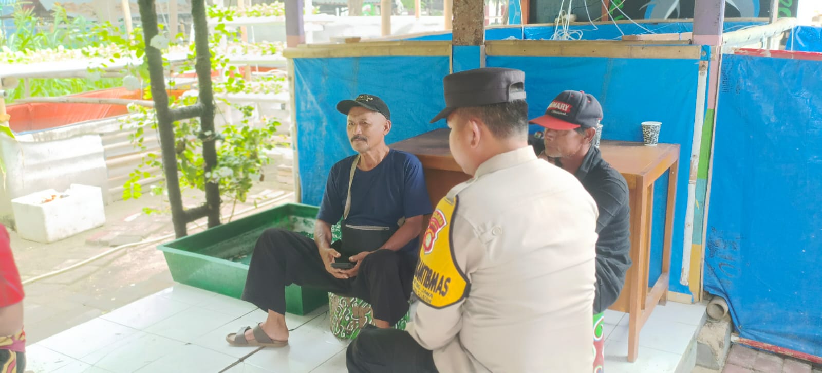 Bhabinkamtibmas Pulau Untung Jawa Gelar Sambang Warga untuk Cooling System Pasca Pemilu 2024