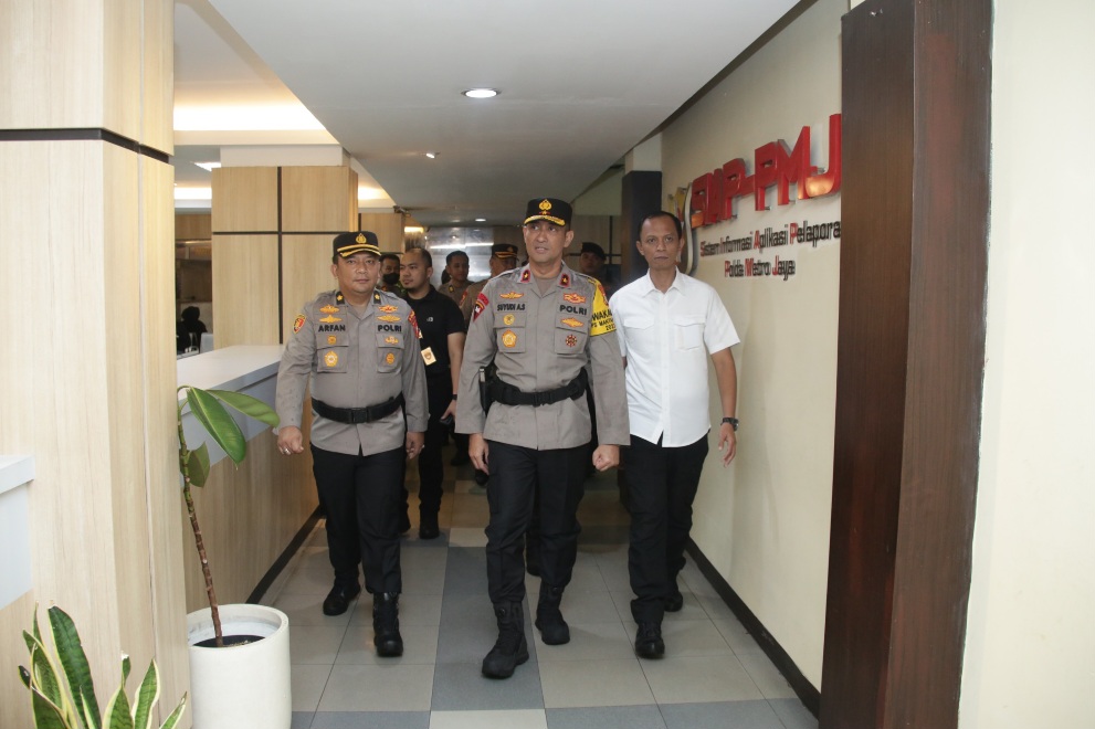 Pasca Direnovasi Wakapolda Metro Jaya Lakukan Pengecekan Ruang SPKT Polda Metro Jaya