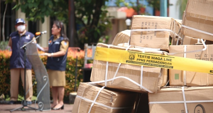 Ratusan Ribu Produk Melamine Perangkat Makan Minum Non SNI Dimusnahkan Dinas PPKUKM DKI Jakarta