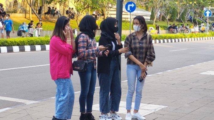 Viral ABG Citayam Nongkrong Di Kawasan Sudirman, Begini Saran DPRD DKI
