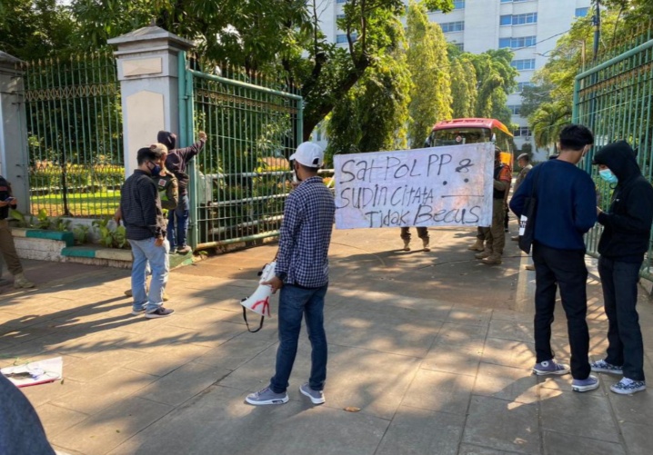 Kesatuan Muda Republika Demo di Depan Kantor Walikota Jakut, Minta PT BKP Berhenti Beroperasi