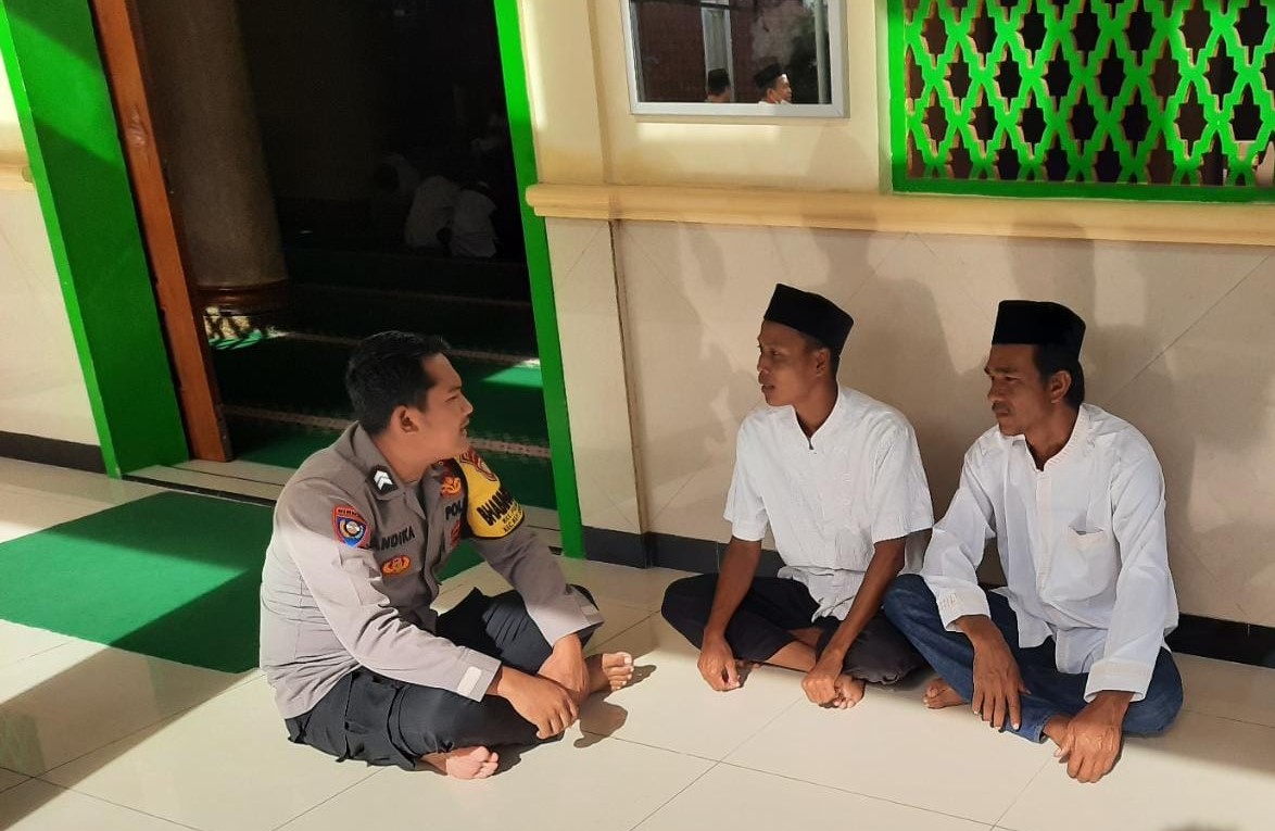Bhabinkamtibmas Pulau Tidung Sambang Ke Tokoh Agama Pulau Tidung