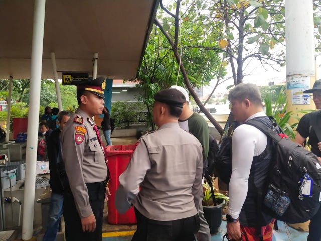 Pengamanan Dermaga oleh Sat Pam Obvit Ciptakan Situasi Kondusif