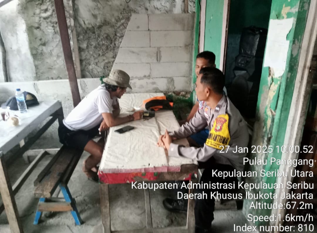 Aipda Suhendi Sambangi Tokoh Masyarakat Pulau Panggang: Jalin Silaturahmi dan Tekankan Pentingnya Kamtibmas
