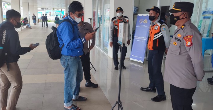 Polres Kep. Seribu Laksanakan Pengamanan Terhadap 301 Penumpang di Dermaga Kali Adem